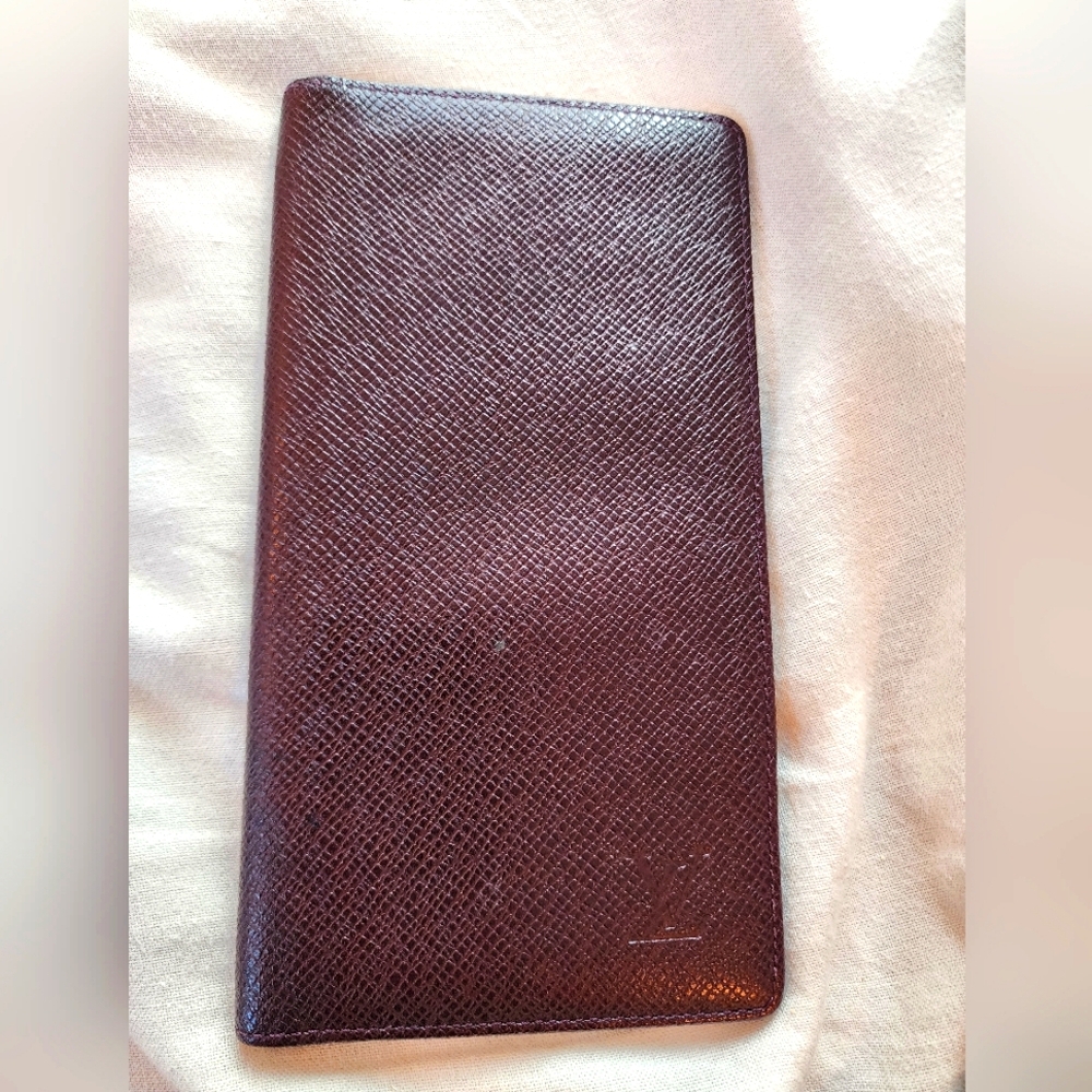 Louis Vuitton LV Taiga Long Wallet Brown